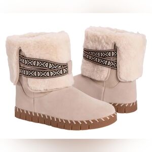 NWT MUK LUKS - Stone Color Size 8